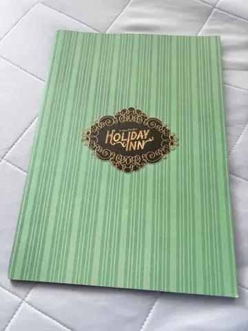 뮤지컬 [ 홀리데이 Inn Holiday Inn ] 공연 팜플렛