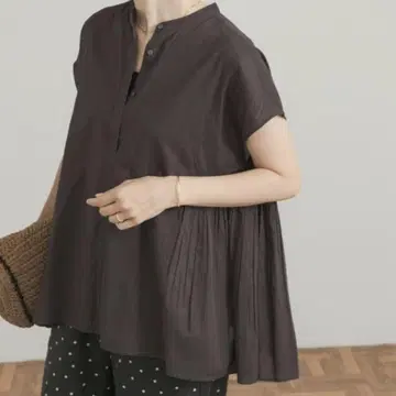 컨디션 최상 24SS 어반 리서치 코튼 보일 개더 블라우스 인도산