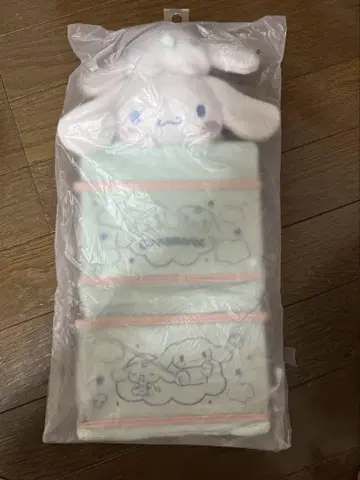 미개봉 새상품 ] 시나모롤 월 포켓