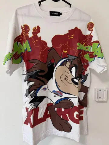 XLARGE 스페이스 잼 티셔츠 루니 툰