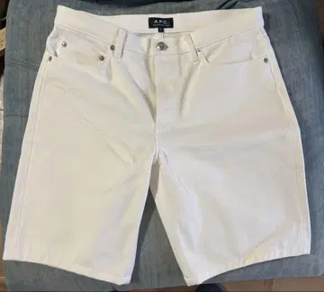 A.P.C. 화이트 숏팬츠 S