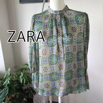 [새상품급] ZARA 에스닉 서클 패턴 새틴 블라우스 헨리넥