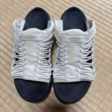 킨 KEEN 유니크 슬라이드 UNEEK SNK SLIDE 23.5