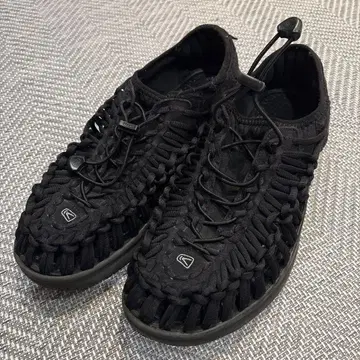 KEEN 킨 샌들 유니크 캠핑 바다 페스티벌 등 27-28cm