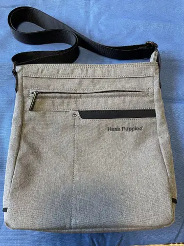 Hush Puppies 그레이 숄더백 새상품