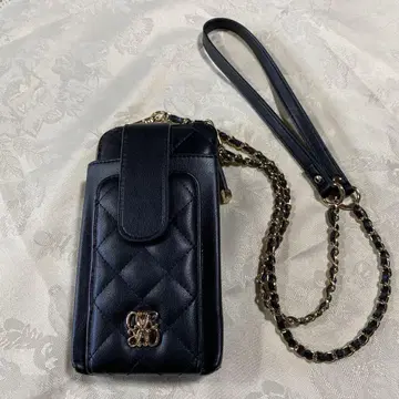 RANDA 블랙 퀼팅 스마트폰 숄더백