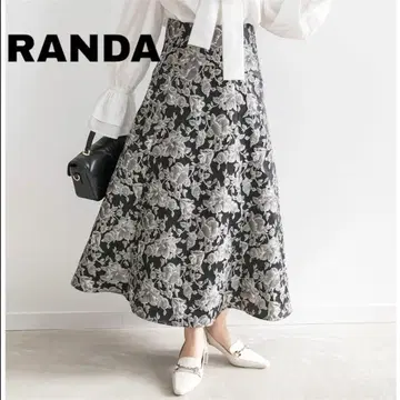 [ RANDA ] 플라워 자카드 플레어 스커트 블랙 꽃무늬 M