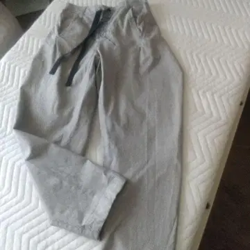 마르테 프랑수아 질보의 팬츠
