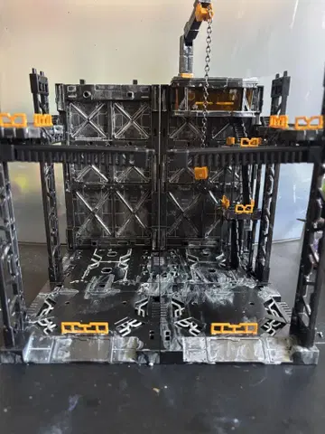 기지풍 디오라마 세트, 작동식 크레인 포함