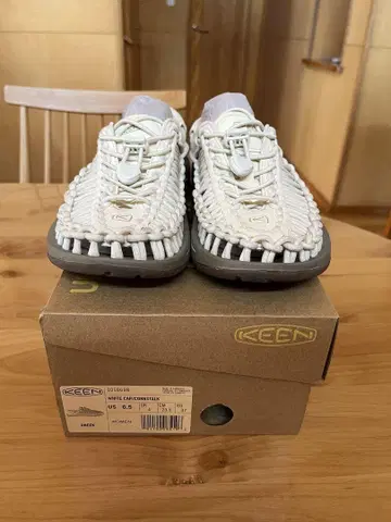 KEEN UNEEK