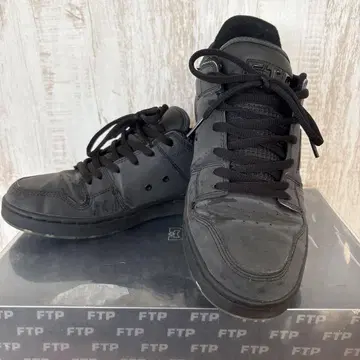 DC shoes FTP 블랙 스니커즈