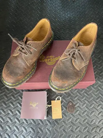 Dr. Martens 브라운 워크 부츠