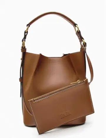 새상품급 거의 미사용품 ZARA 숄더백 파우치 포함