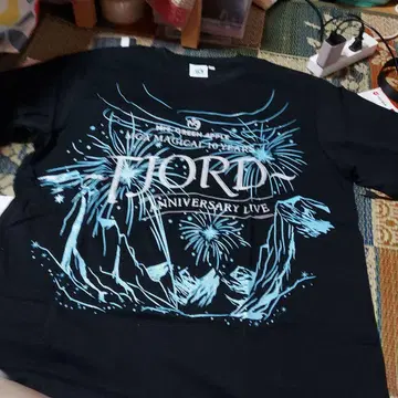 Mrs. GREEN APPLE FJORD LIVE 티셔츠