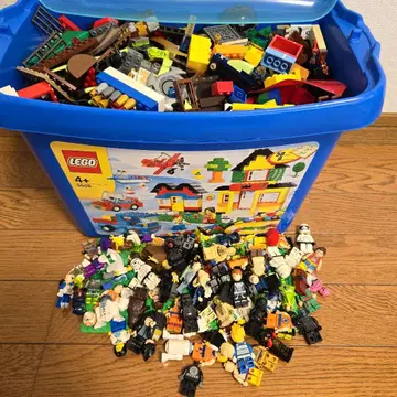 LEGO 대량 세트 미니피겨와 블록