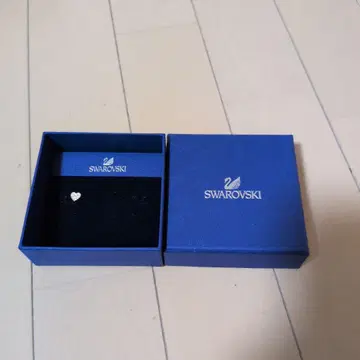 Swarovski 하트 모양 귀걸이 박스 포함