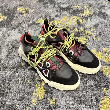 McQ Shallow Orbit 로우컷 스니커즈