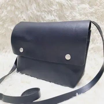 마가렛호웰 숄더백 TOUGH LEATHER 블랙
