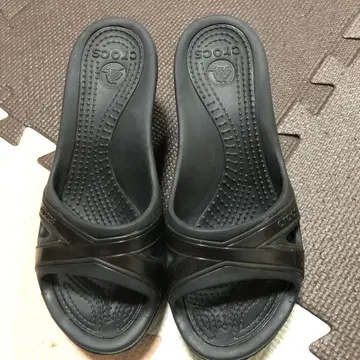 crocs 사 블랙 샌들 w5