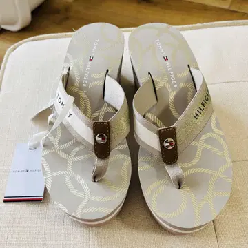 TOMMY HILFIGER 웨지 샌들 그레이/베이지 통굽