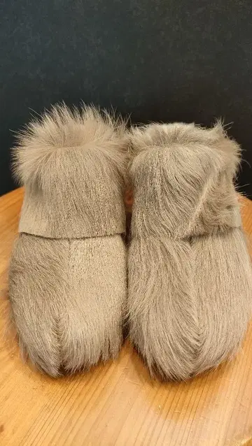 BOSABO 퍼 샌들 사이즈 8 23.5cm~24cm
