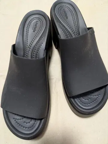 Crocs 블랙 힐 샌들