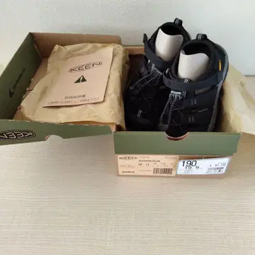 [미사용 새상품] KEEN 블랙 아웃도어 샌들 19.5cm