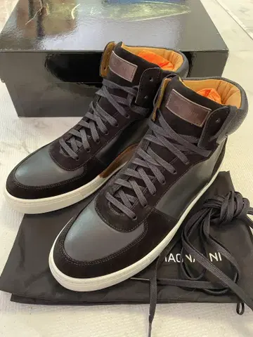 MAGNANNI 마그나니 새상품 가죽 스니커즈 42 스페인산 블랙