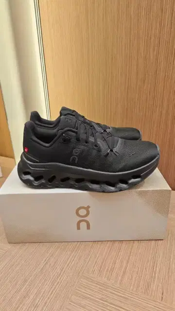 On 블랙 스니커즈 27.5cm