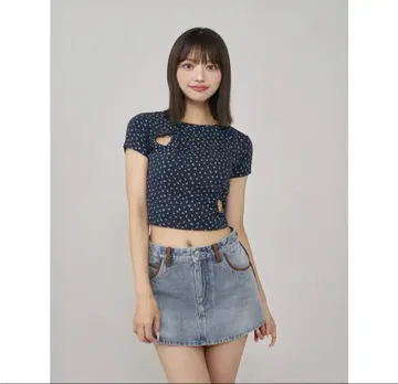 다리치 하트 오픈 플로럴 티셔츠