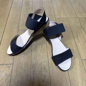 Gianna 블랙 웨지 샌들 스트랩