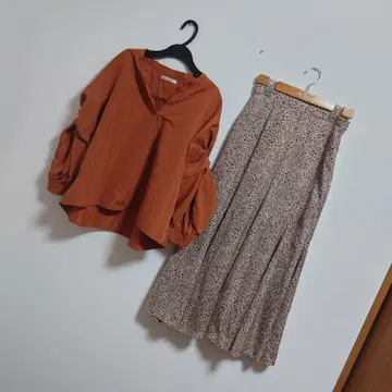묶음 판매*코디 판매*깔끔*블라우스*패턴 스커트*엄마 코디*ML 사이즈