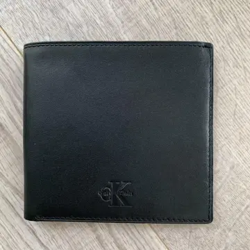 새상품급 블랙 가죽 접이식 지갑 캘빈클라인