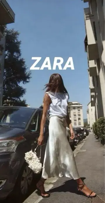 ZARA 새상품급 화이트 새틴 도킹 슬리브리스 롱 원피스
