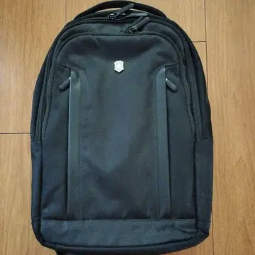 Victorinox 블랙 백팩