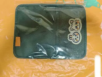 치이카와 여권도 들어가는 사이즈의 이벤트 파우치 토끼와 모몽가