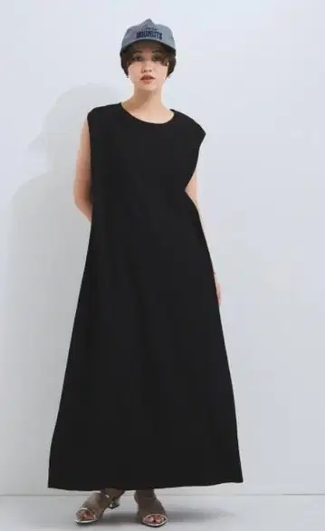 미사용 새상품 비키 카노코 턱 플레어 원피스 (손세탁 가능)