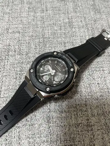 G-SHOCK GST-W300