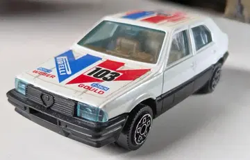 이탈리아 Bburago ALFA33 1/43 상자 없음