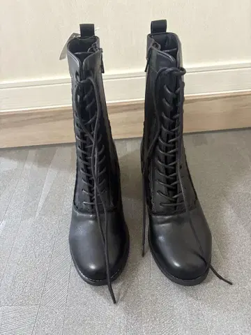 axes feeme 블랙 레이스업 부츠