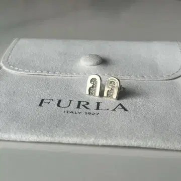 FURLA 골드 귀걸이 (양쪽)