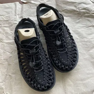 KEEN 샌들 유니크 (BLACK)
