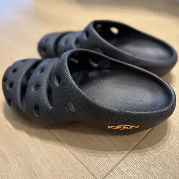 [ KEEN/킨 ] YOGUI ARTS(요기 아츠) 샌들 26cm