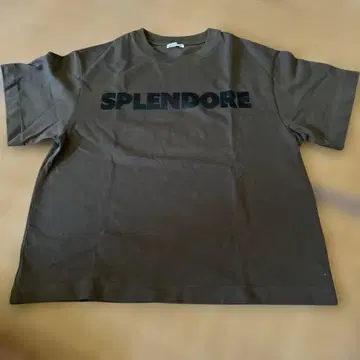 JULYNNE SPLENDORE 티셔츠 올리브 그린