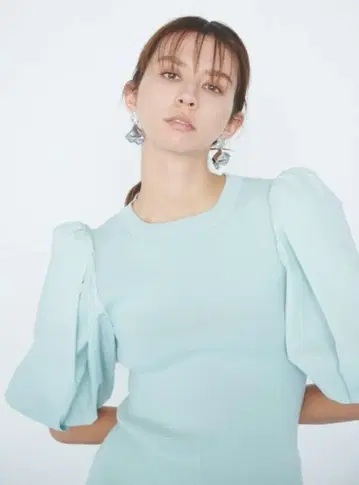 셀포드 이소재 볼륨 슬리브 리브 니트 36 컨디션 최상