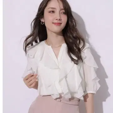 아푸와이저 리셰 시어 프릴 5분 소매 블라우스