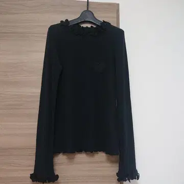 프릴 블랙 니트 스웨터 38