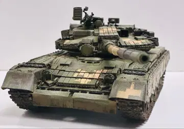 트럼페터 1/35 T-80BV 완성품 탱크 모형 우크라이나
