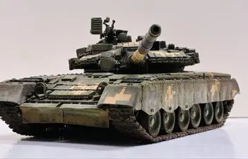 트럼페터 1/35 T-80BV 완성품 탱크 모형 우크라이나
