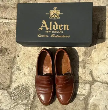 Alden 브라운 로퍼